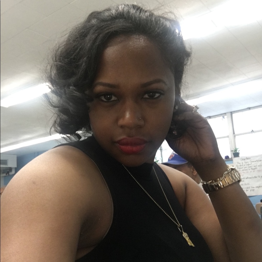 Meet your Posher, Ebony